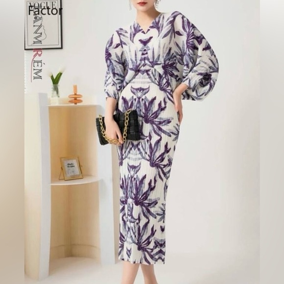 Amazon Dresses & Skirts - Patterned slinky dress one size